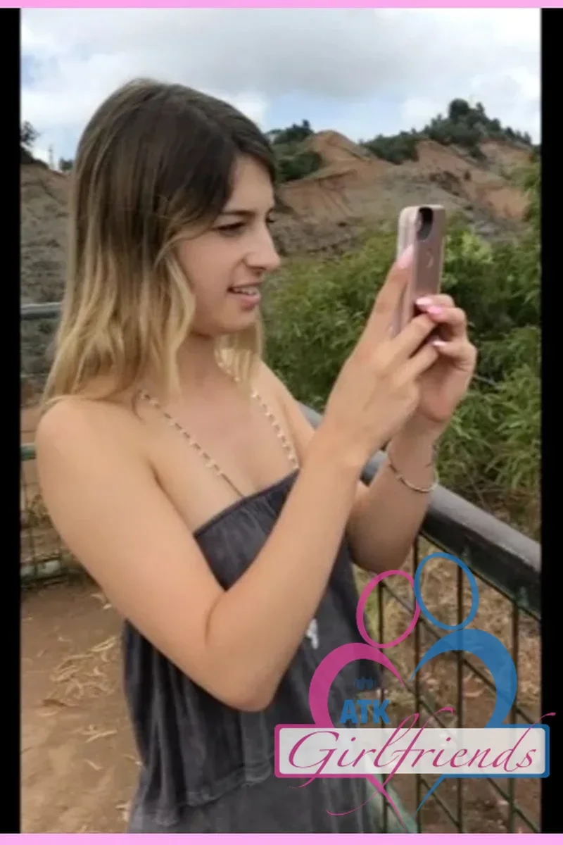 Kristen Scott BTS