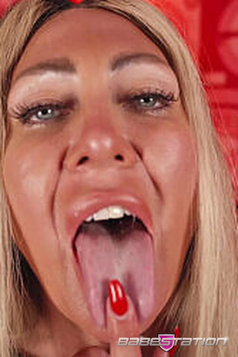Leigh Darby - MILF Pornstar In Stockings