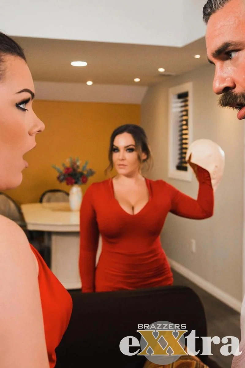 She's So Scandalous!