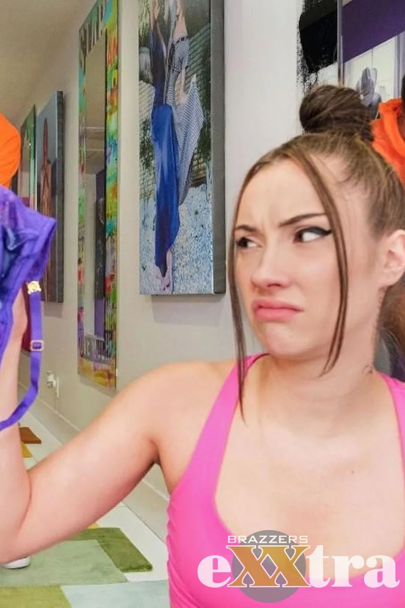 Sneaky Stepmilf Works Out a Panty Creampie