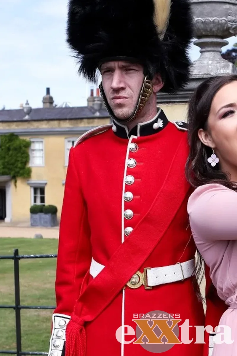 Stroking the Guard's Post