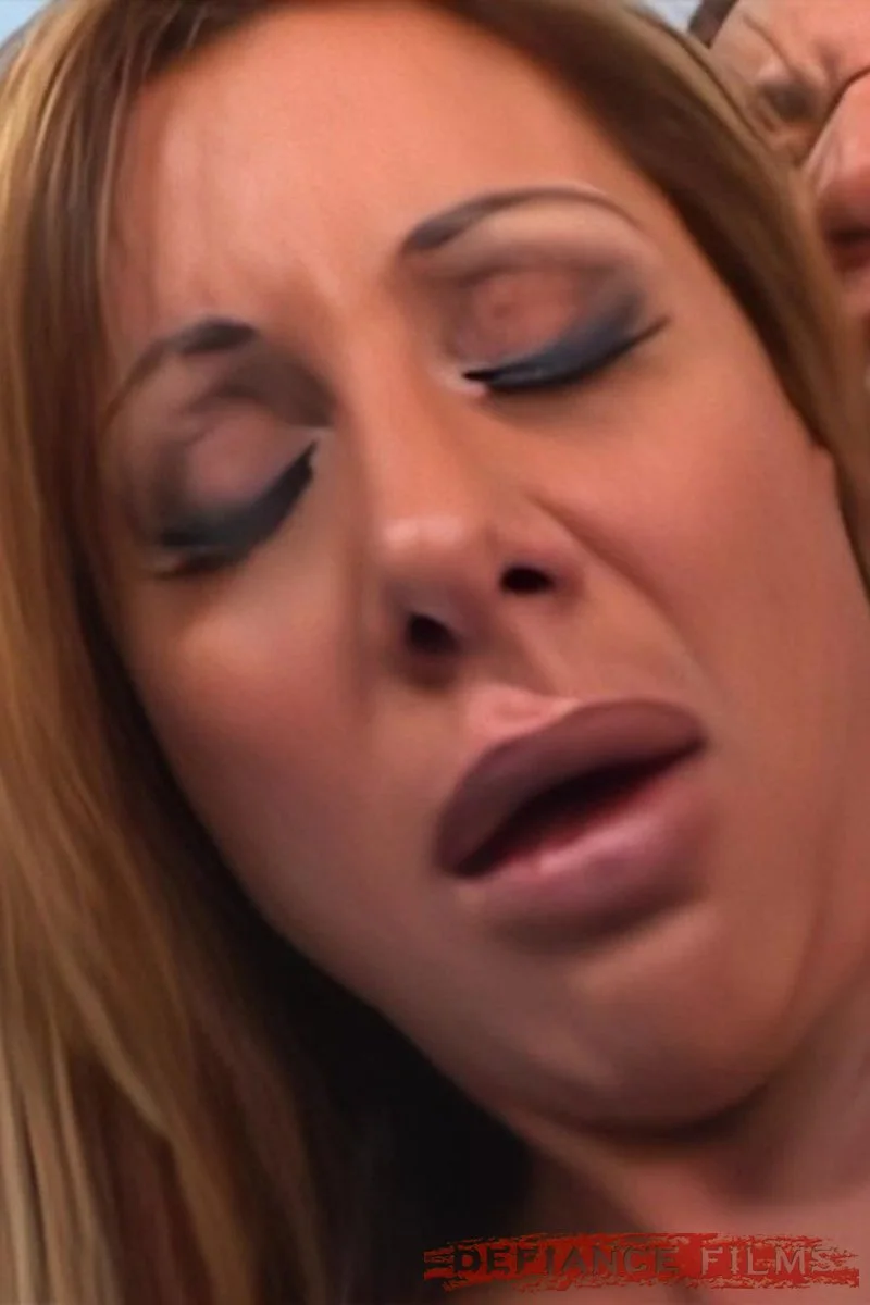 Demi Delia Wants Her Married Pussy to Get Used