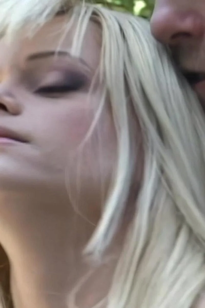 Jeny Lets Her Asshole Be Fucked