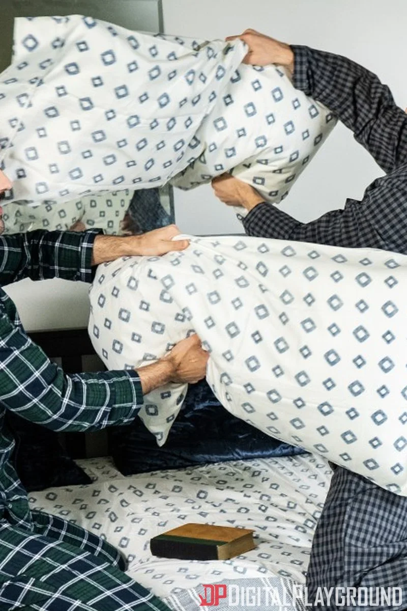Pillow Fuck: Bareback