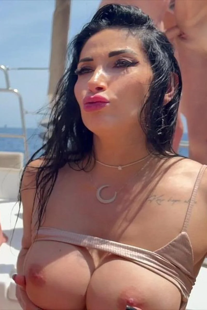 Orgia En Alta Mar Con 10 Puta En Barcelona Espana Doble Penetracion Mucho Sexo Salvaje