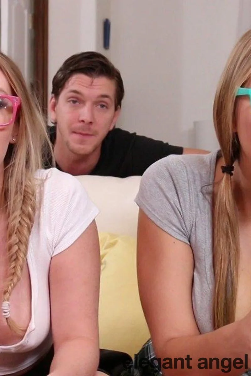Nerdy Gamer Girl Threesome