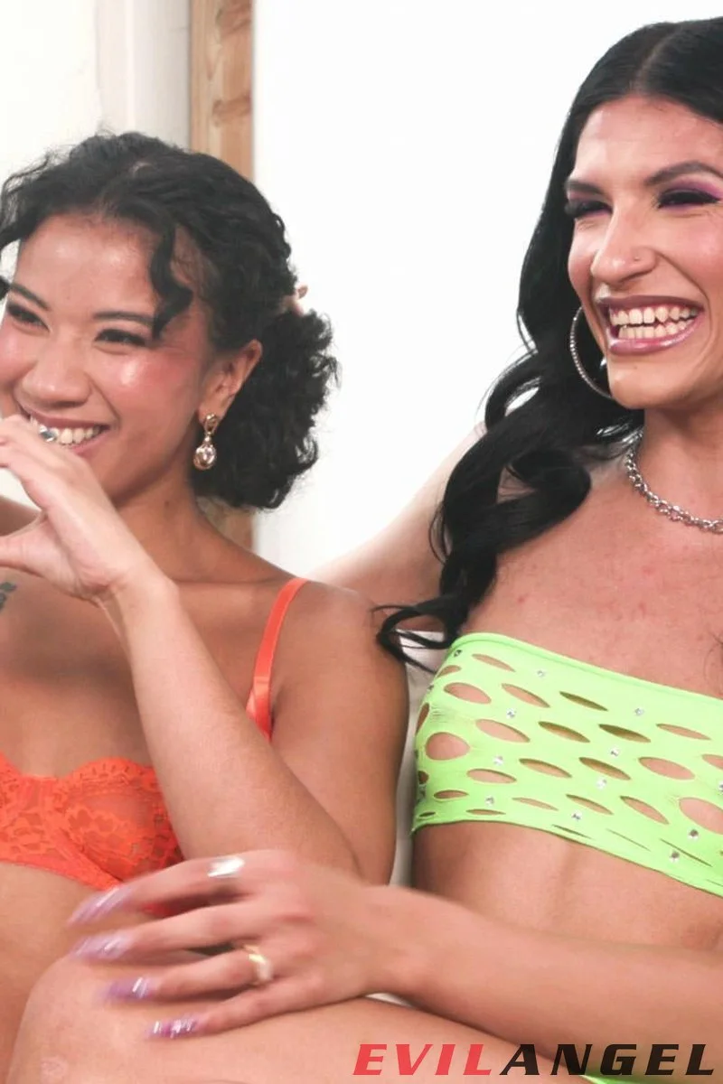 Interview - TS Zariah Aura & Cis Girl Ameena Green
