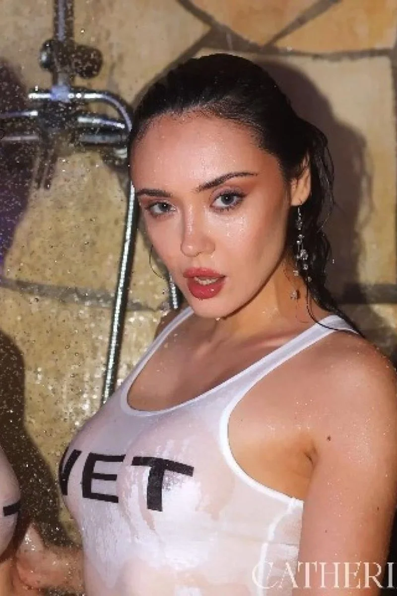 Wet And Wild Lesbian Sex With Geisha Kyd