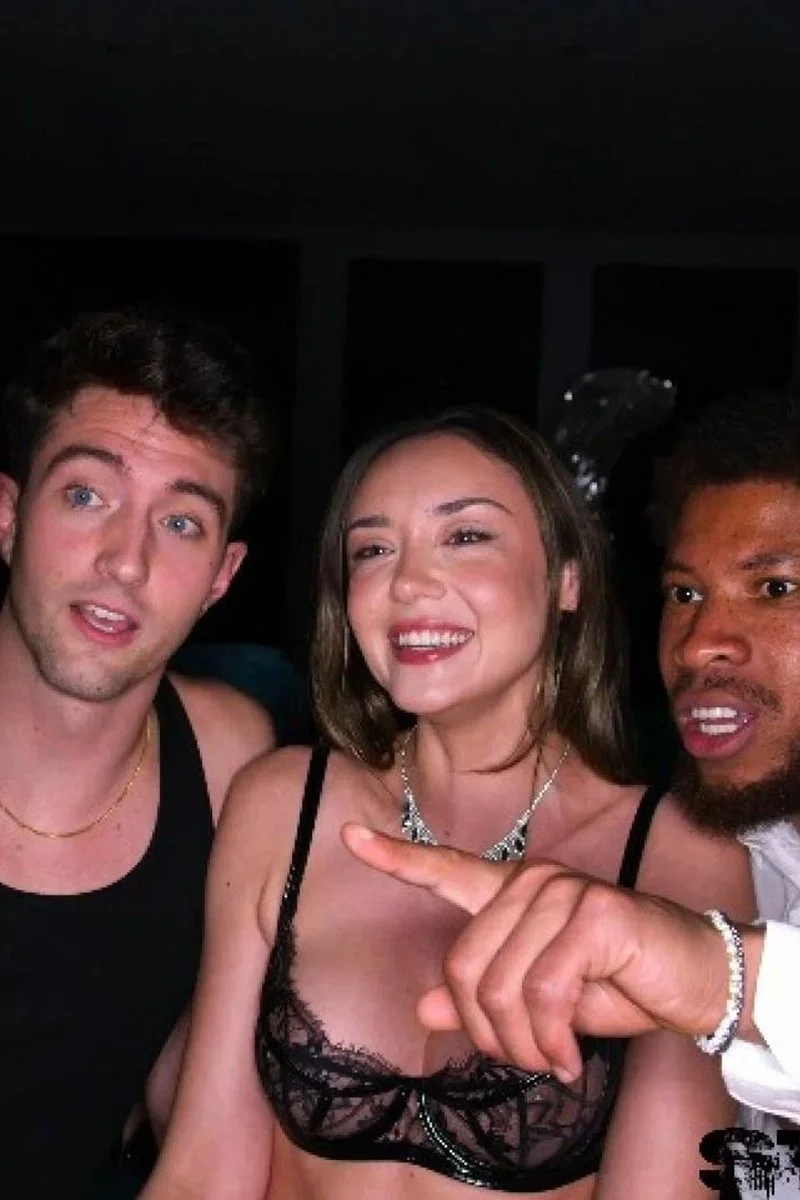 Catherine Knight Gets Strippers To Fuck Her On Livestream