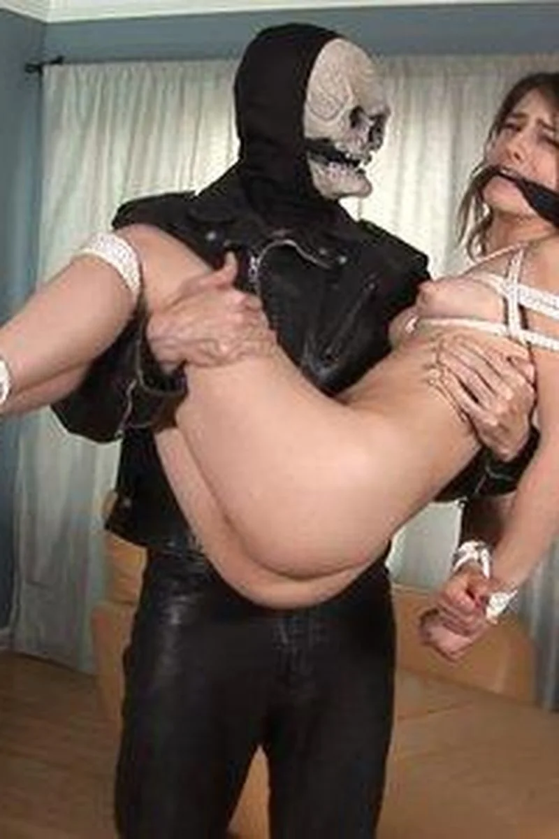 Cleave Gagged, Bound Stringently And Naked, Ingenue Kristen Scott Struggles Fiercely Before Being Carried Away!