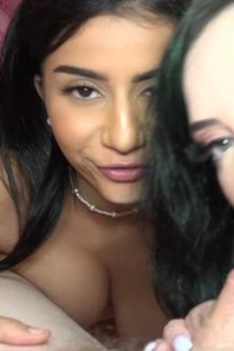 Gia Paige & Roxie Sinner