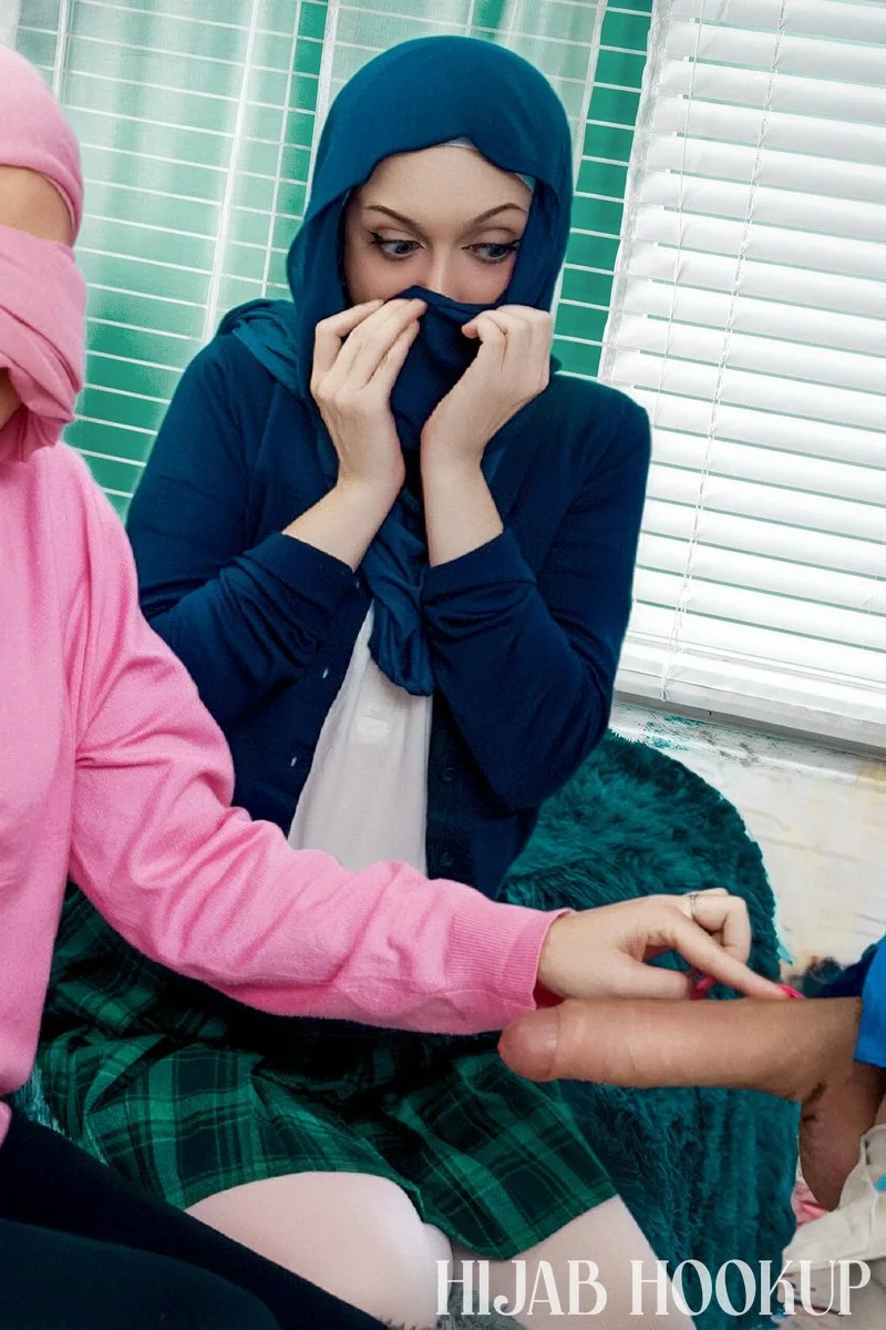 Two Hijabis Are Better Than One: Bffs Learn To Fuck Like American Women