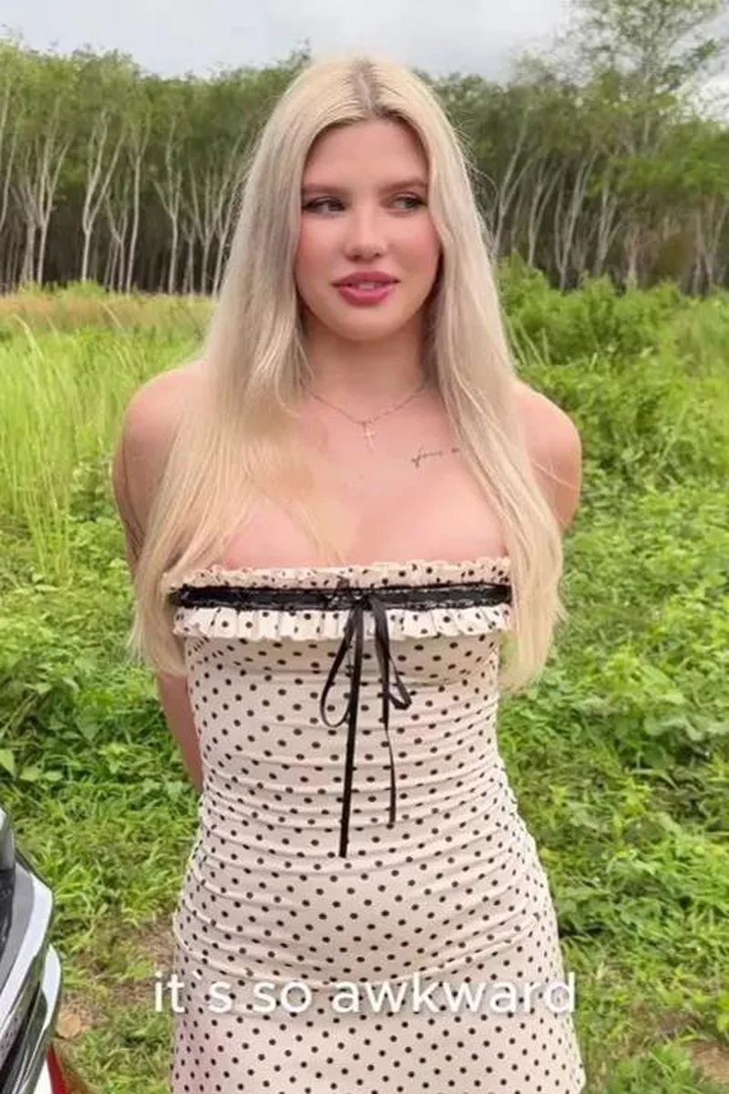 Hot Blonde Rewards The Guy Who Fixed Her Car With Hard Sex