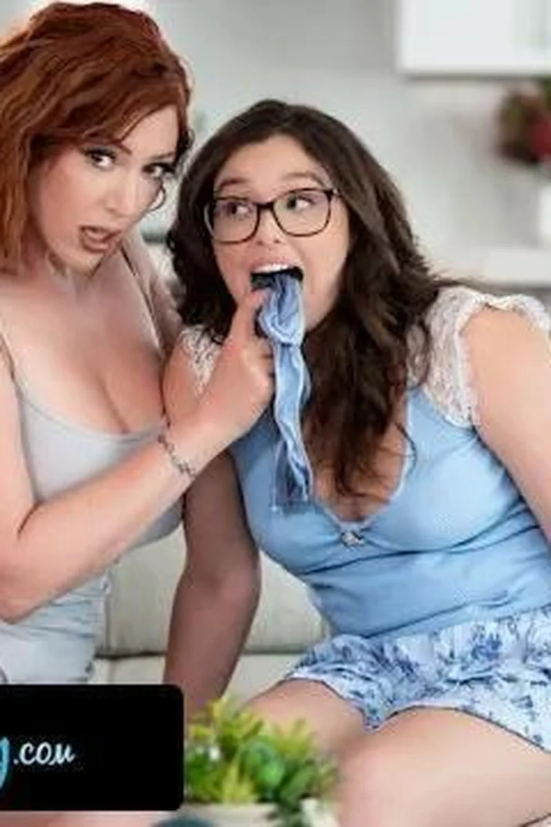 Girlsway - Naughty Teen Leana Lovings Is Caught Sniffing Stepmom Lauren Phillips's Dirty Panties
