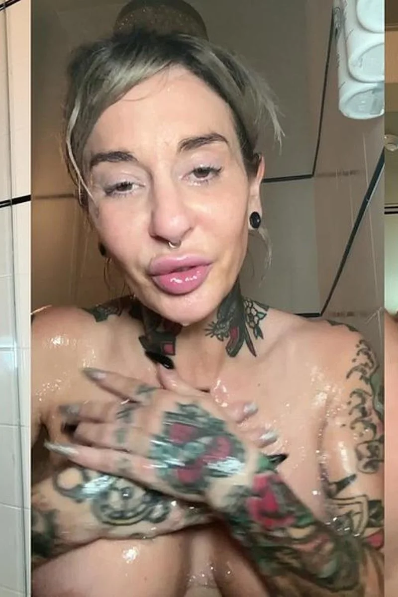 Post Marathon Hot Shower And Fucking My Ass With My Favorite Butt Plug - Joanna Angel