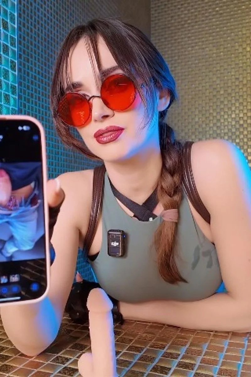 Lara Croft Cosplayer Humilliates Your Cock - SPH