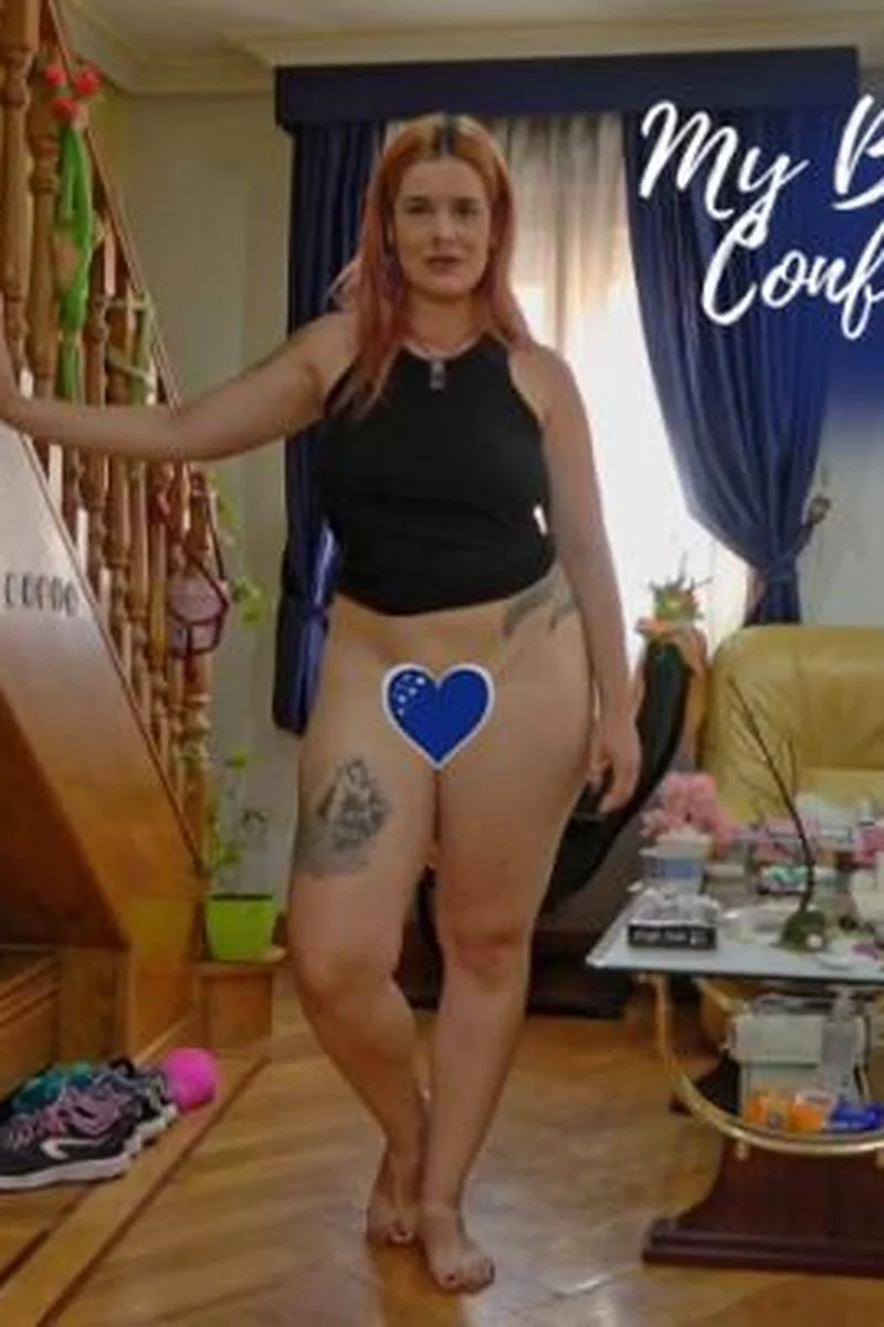 My Bottomless Roommate: Confession And Intimate Poses