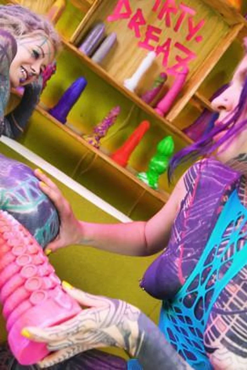 4k - Two Girls Play With Big Anal Toys