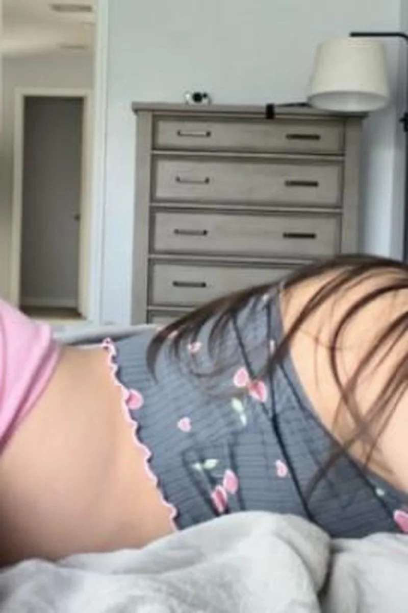 Slut Gets Kinky On Vacation Solo