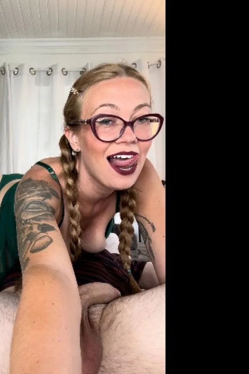Messy Makeup Green Lingerie Ass Up While Cumming