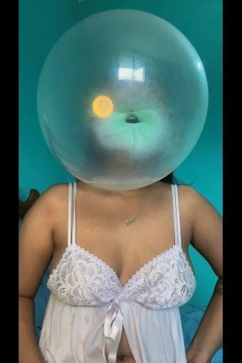 Nice Tits Girl Blowing Bubbles And Suckbacks