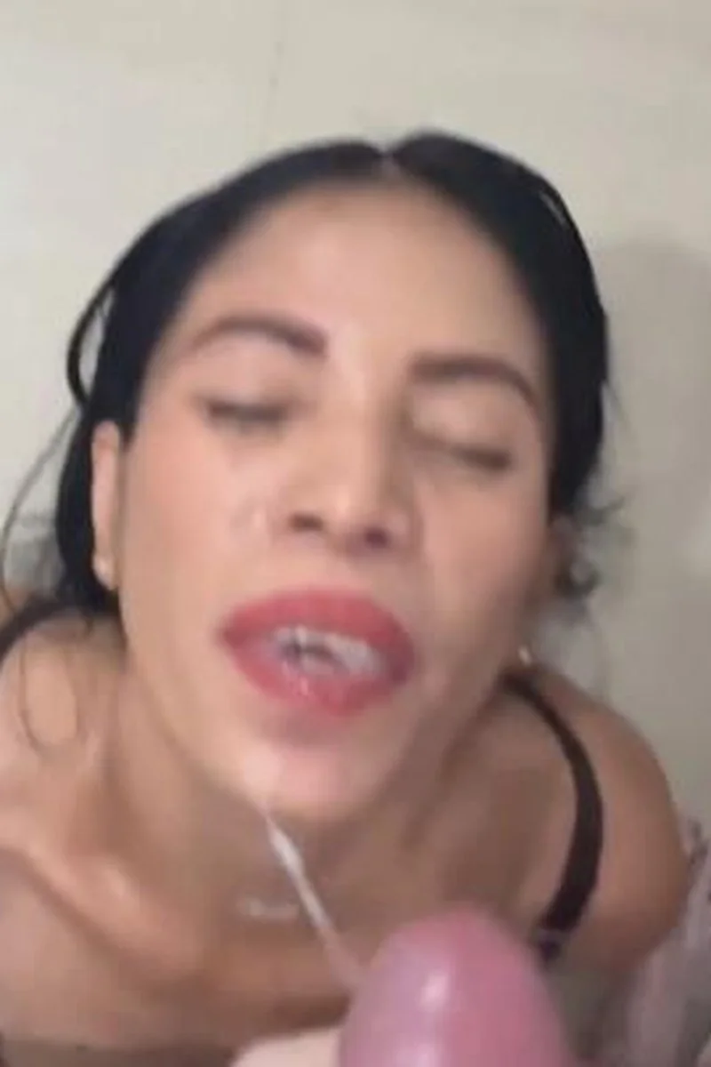 898 Cumshot