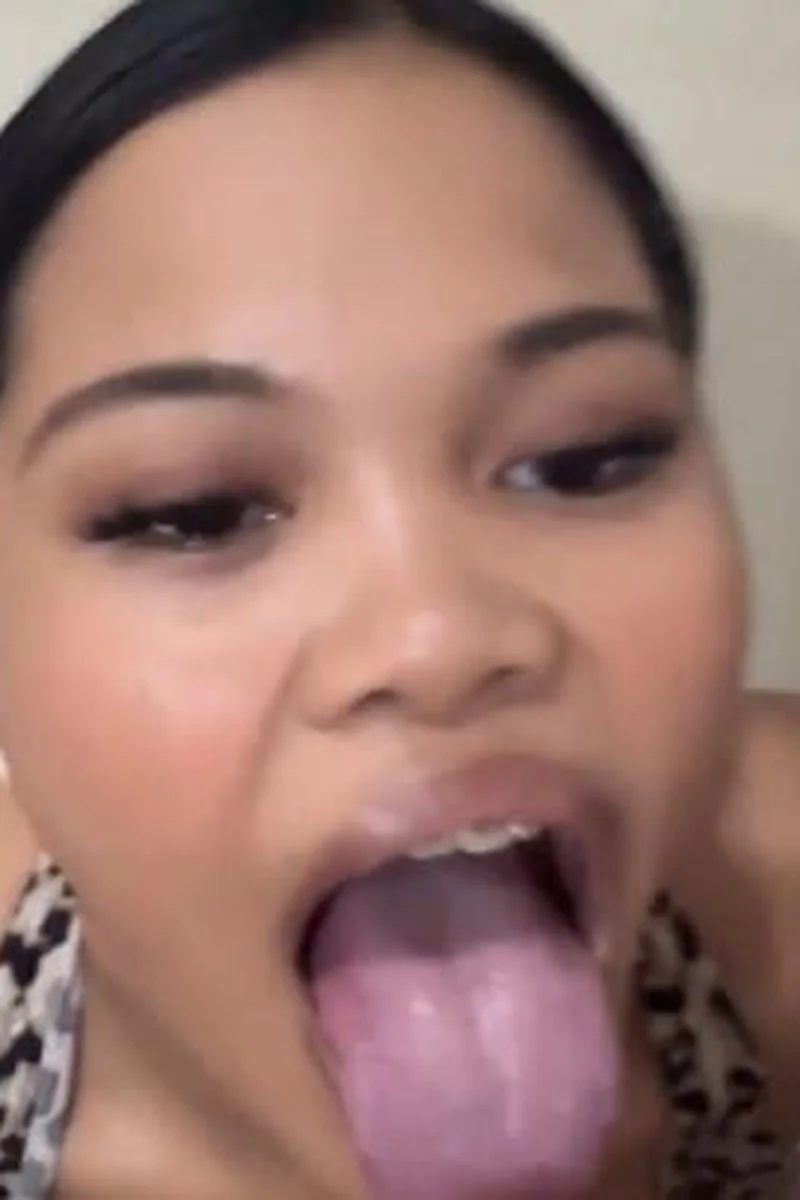 899 Cumshot And Swallow