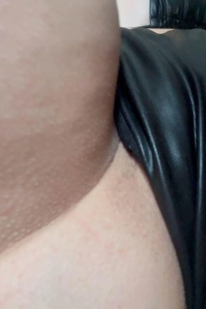Giantess Masturbates In A Leather Bikini Up Close Tease