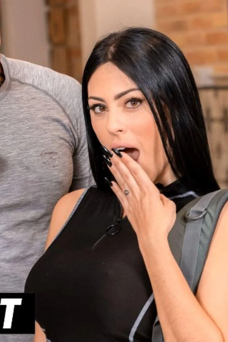 Big Juicy Tits Sapphire Lapiedra Gets A BBC Surprise