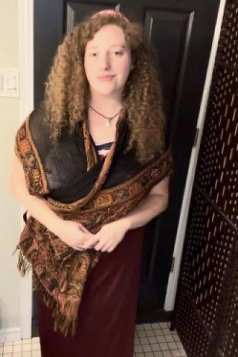 Virgin R E L I G I O Us Girl Pees Herself