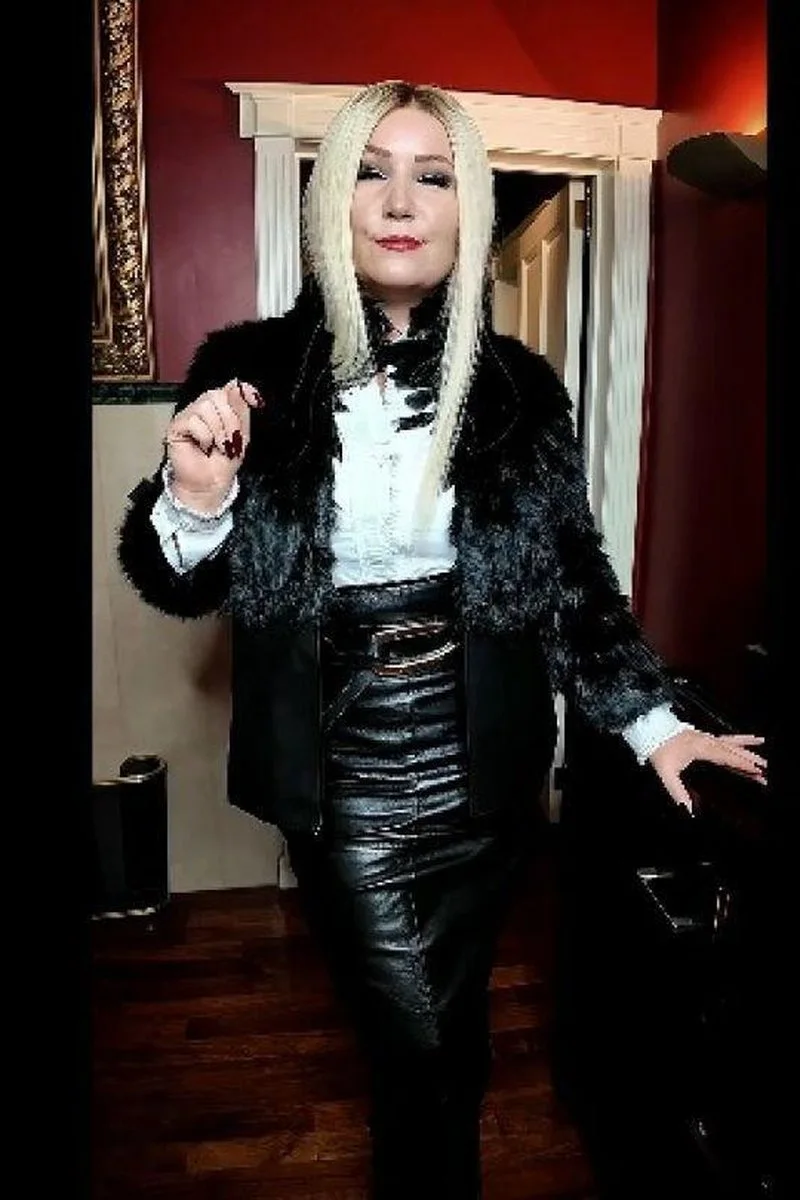 Mistress Is Back Home