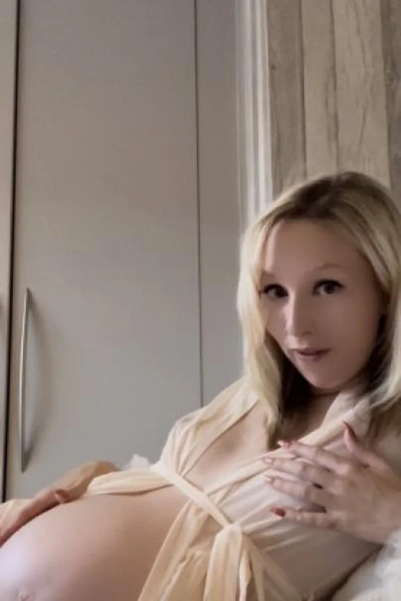 Pregnant Stepmom Wants Your Cum