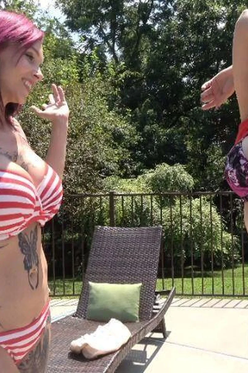 Nadia And Annabelle Peaks Part 1