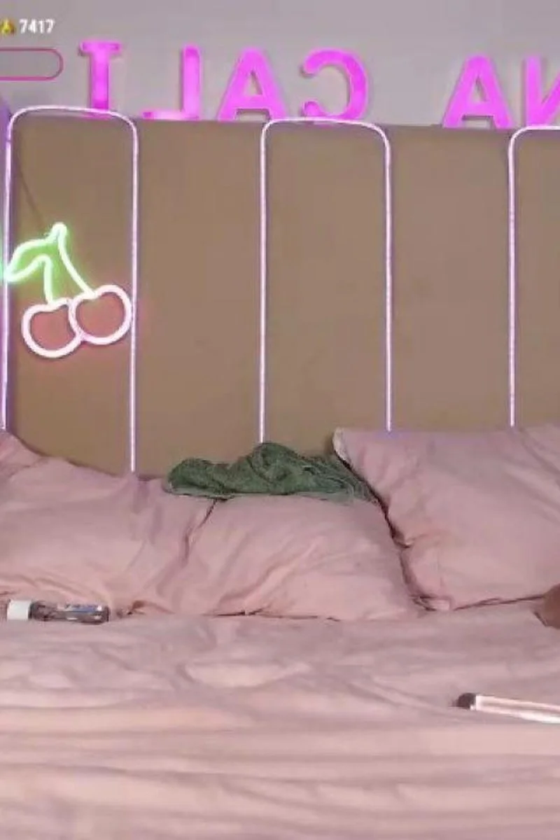 Fucking Rod Pummels Deep While Her Overstimulated