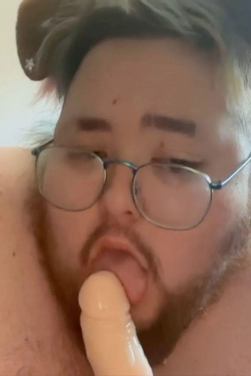 Ftm Puppyboy Sucks His Dildo And Fucks Himself To Orgasm