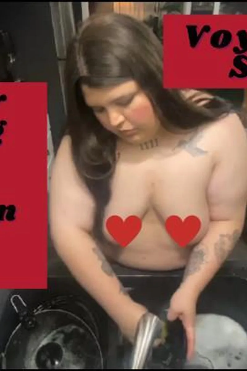 Hot BBW Washing Dishes Naked Caught On Camera - Voyeur