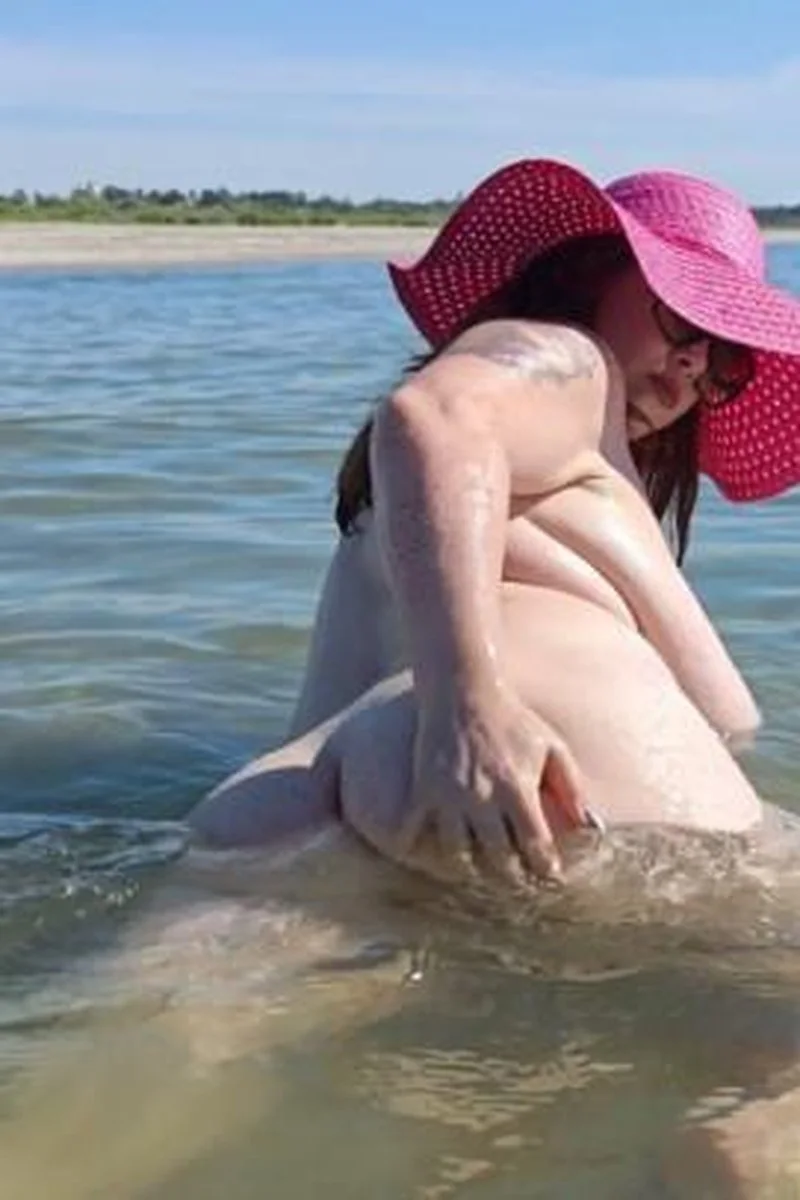 Seaside Siren Roxanne Soaks Her Huge Tits Just For You