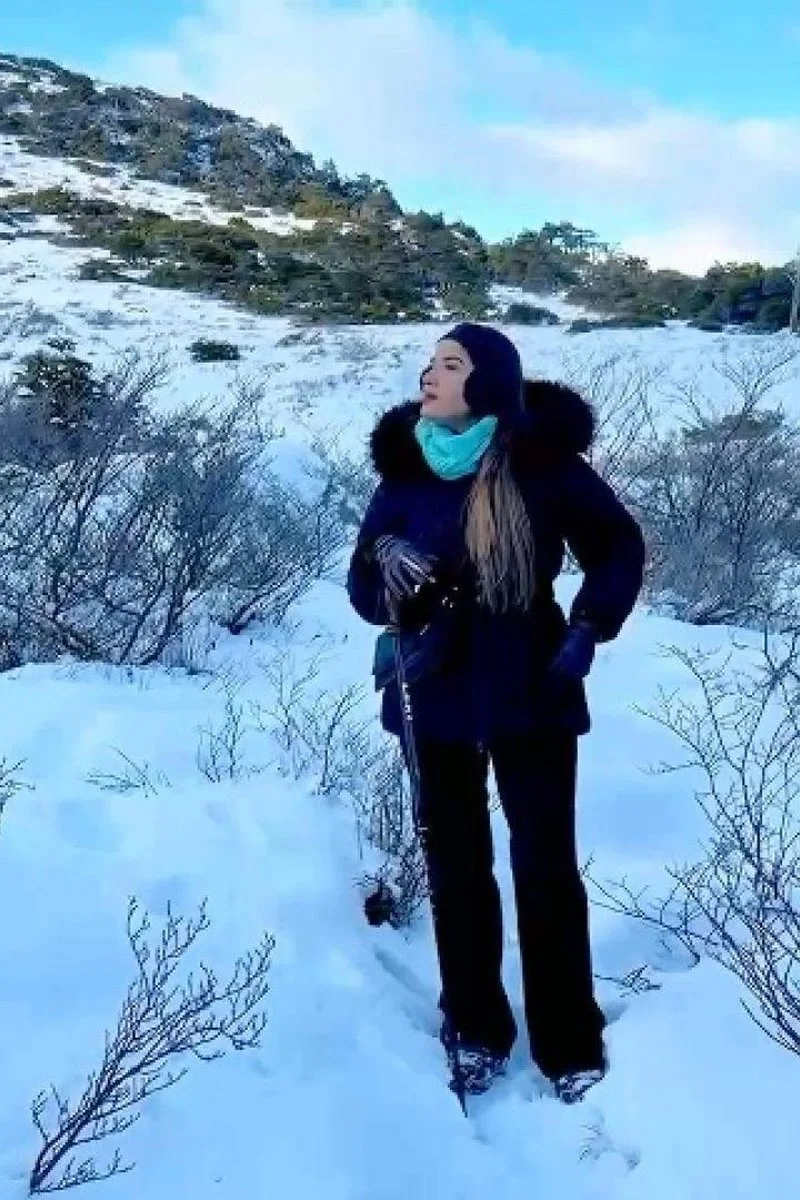Angie Smoking Marlboro Red 100S In The Snow