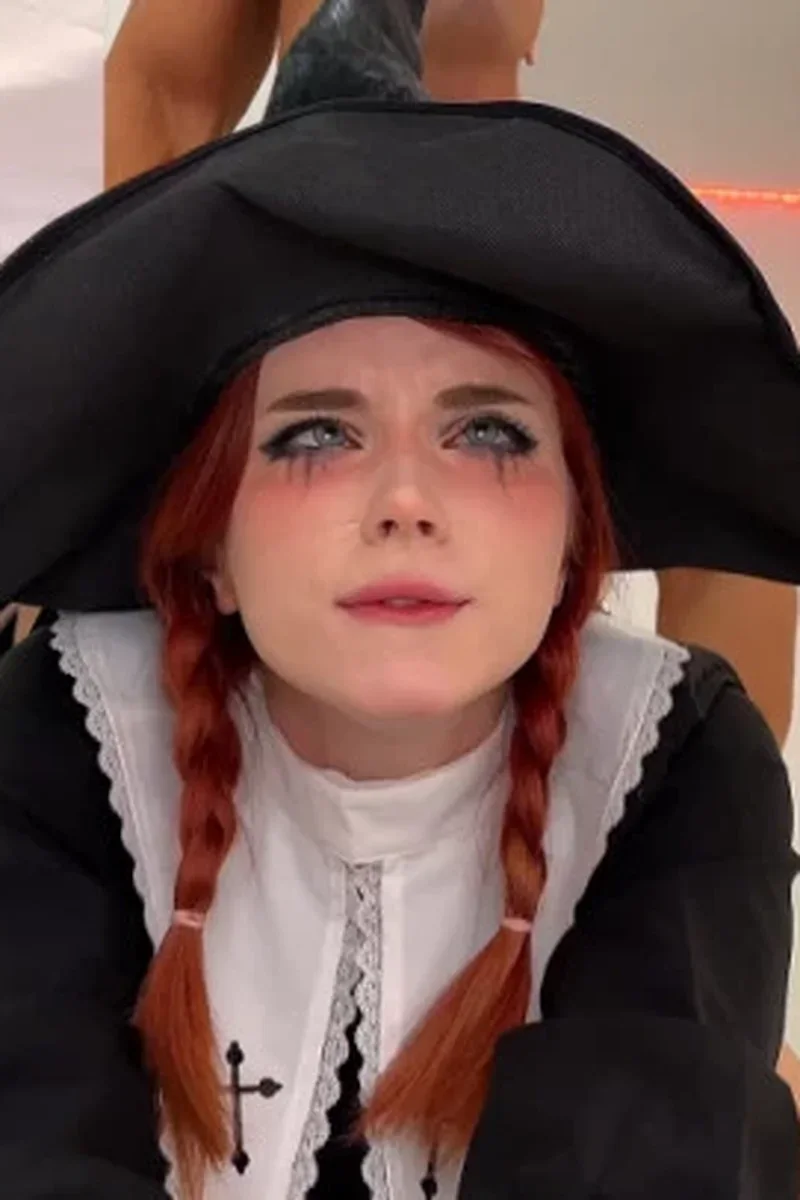 Anal Sex and Facefucking Horny Witch