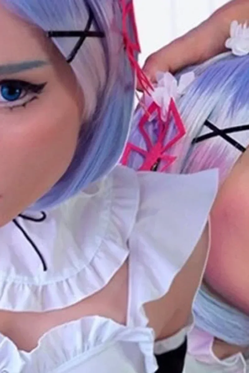 Kawaii Maid Gives Deepthroat Boss Dick