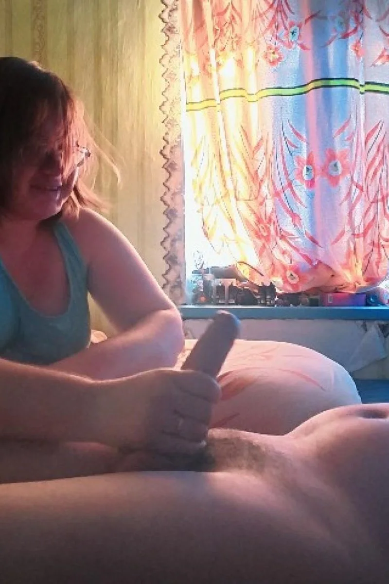 4k Chubby Girl In Glasses Rims His Ass & Sucks On All Fours
