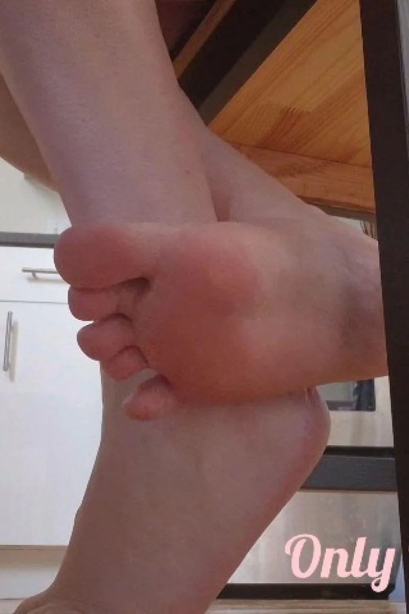 Ignored At My Feet For Good Foot Loving Boys