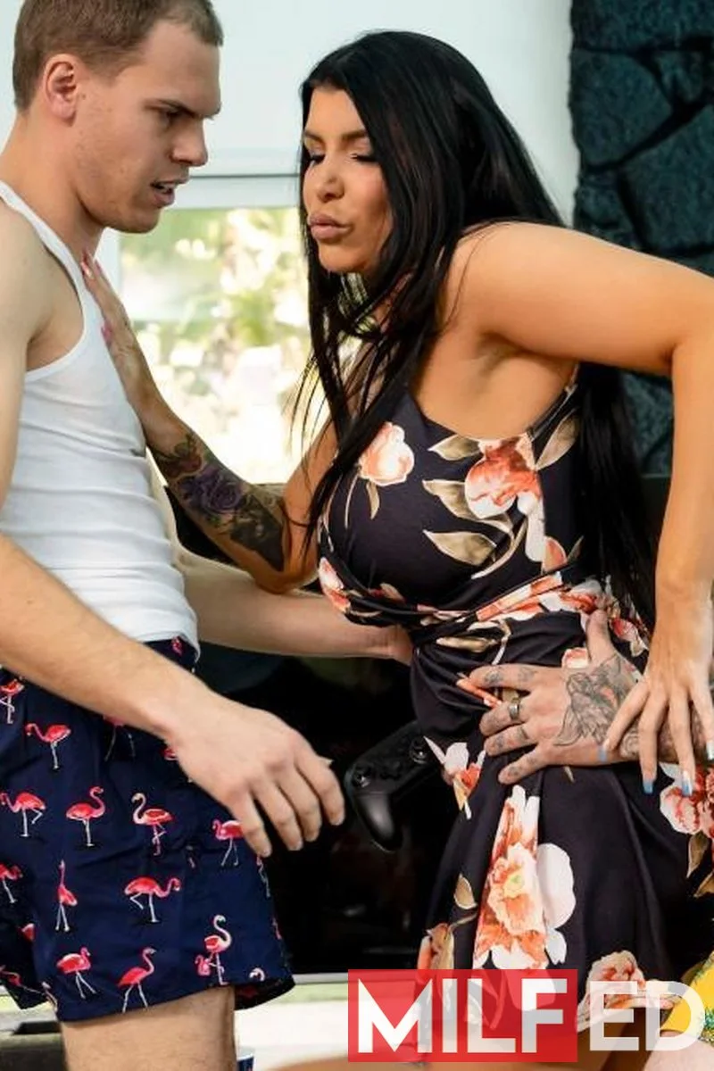 MILF Scrubs Dicks For Hot Loads