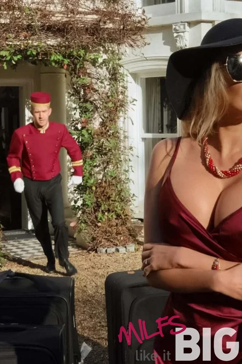 Banging the Bellhop