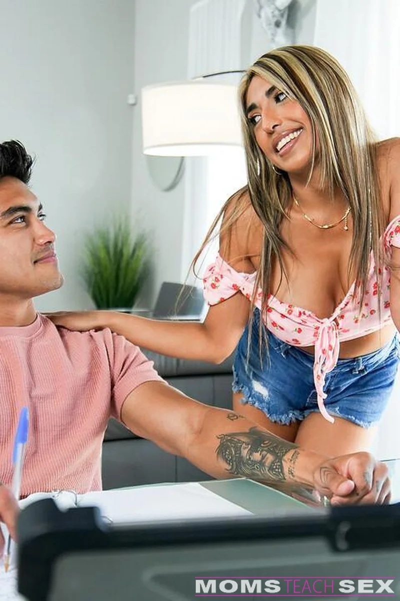 My Hot Date Is My Stepmom - S24:E10