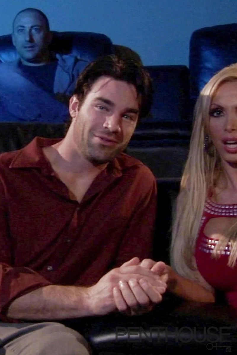 Nikki Benz Bangs One Out with Her Boyfriend in a Movie Theatre!