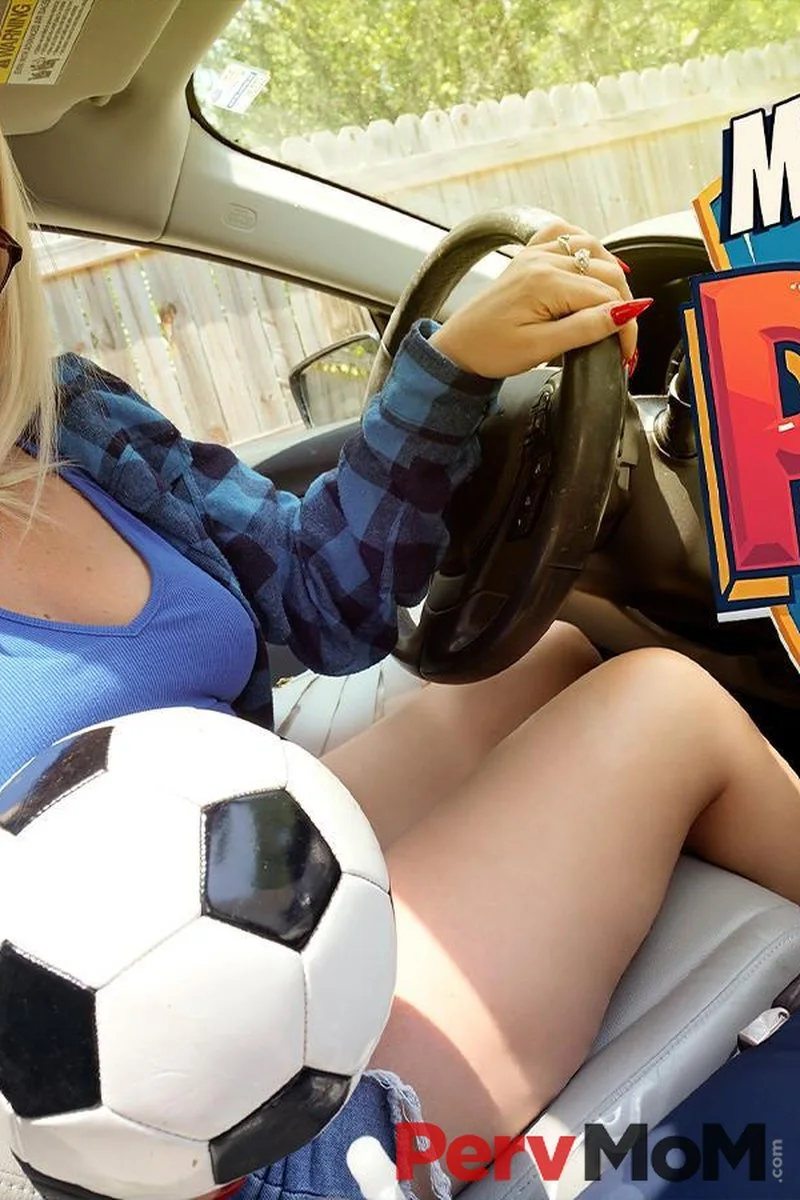 Let Stepmommy Handle That Boner