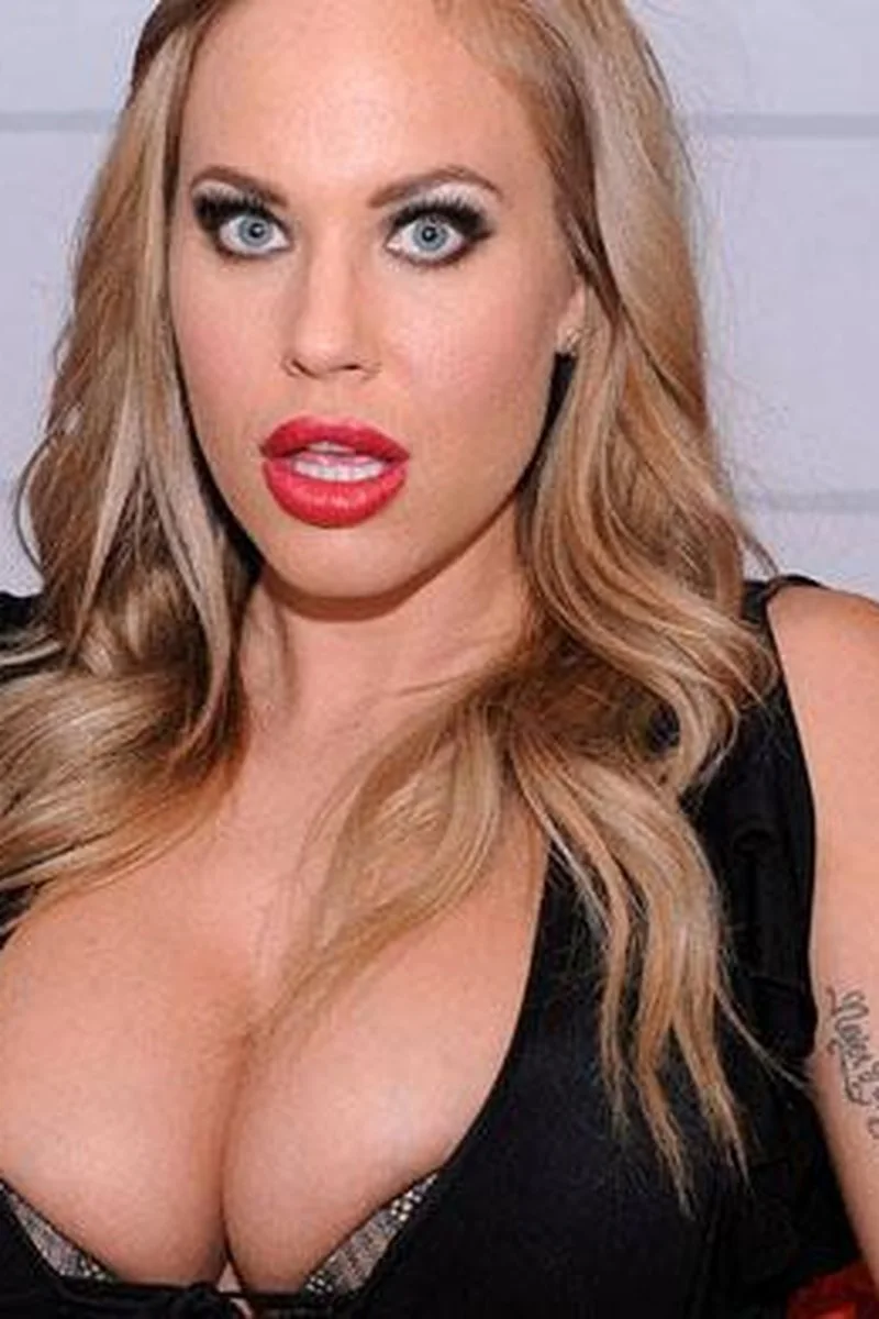 Olivia Austin Uses Her Hand Skills to Get Out of Jail