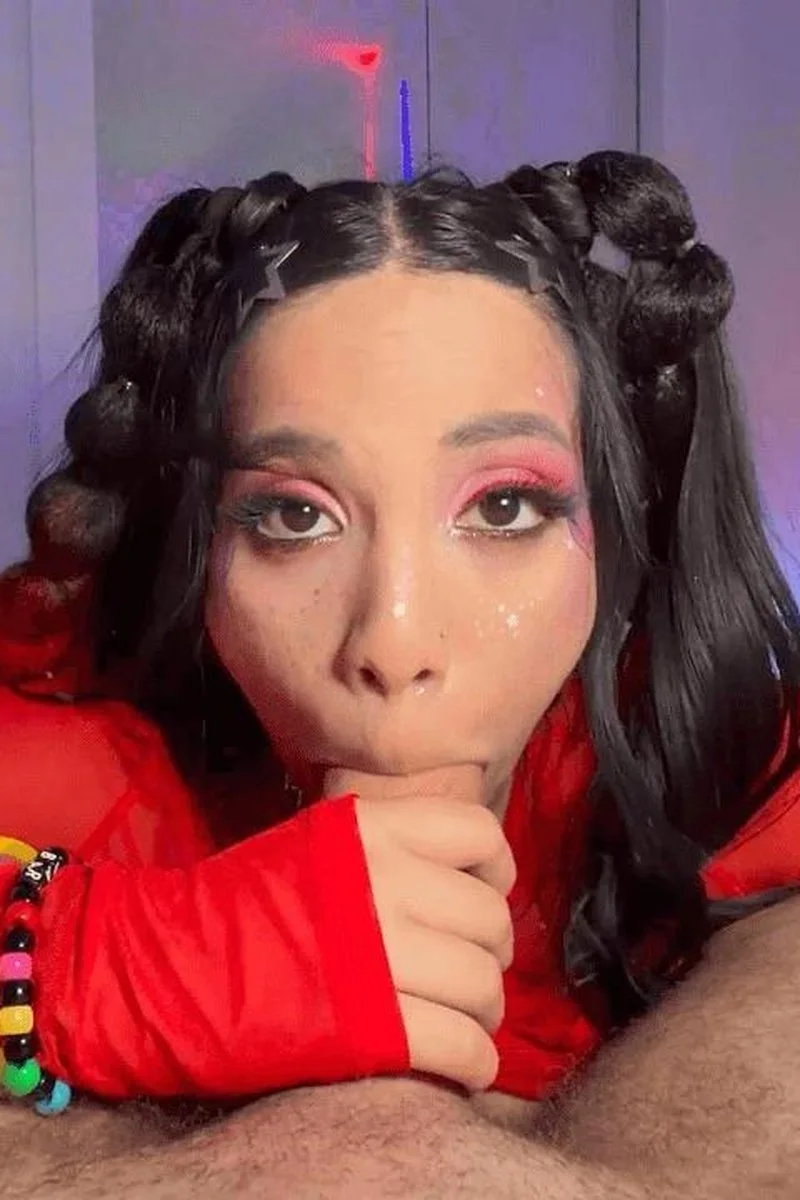 Red Bows, Glitter Freckles: Gigi Star Owns The Blacklit Room Tonight!