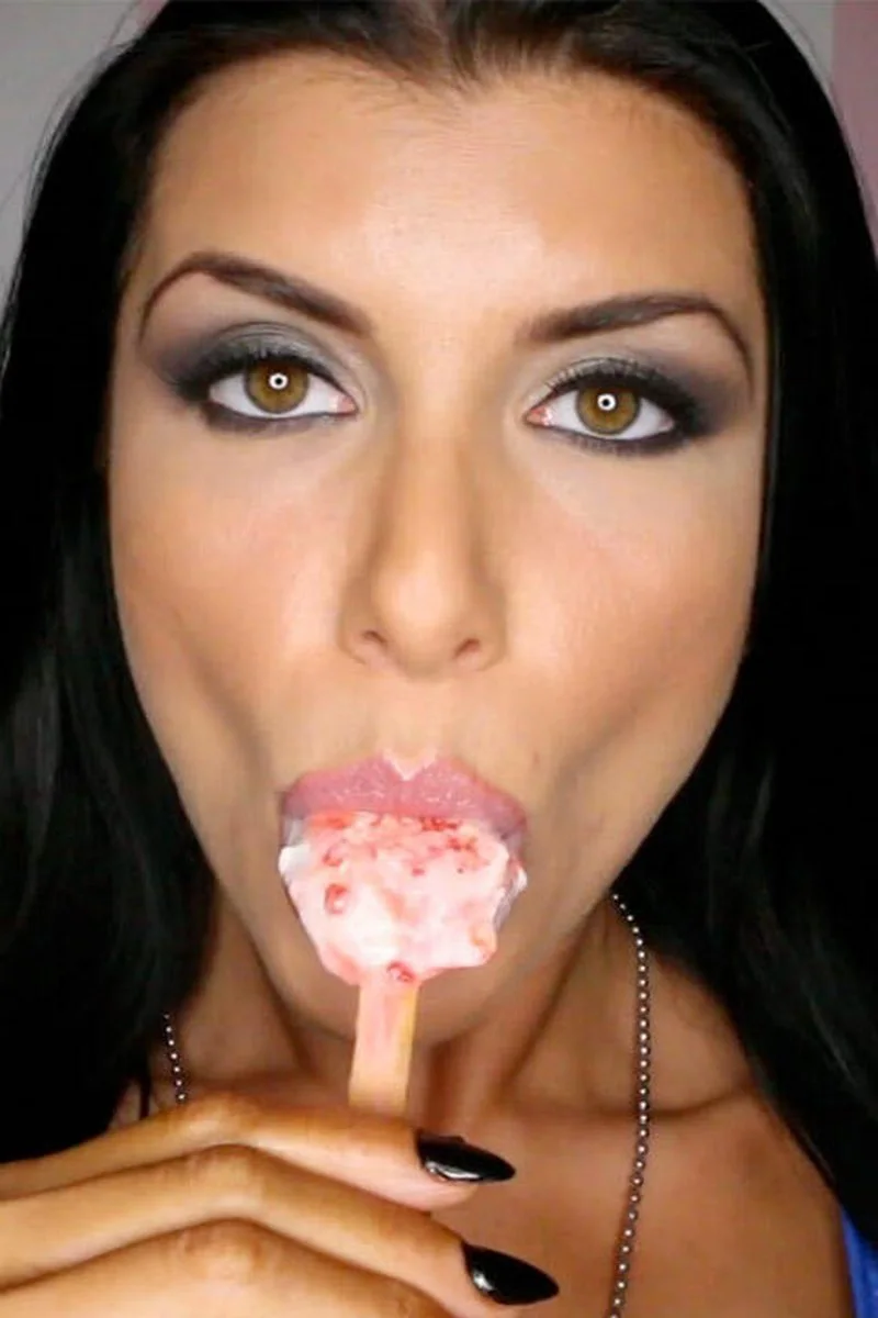 Romis Sexy Ice Cream Eating